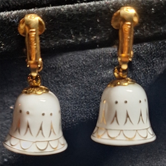 Vintage AVON Elegant Gold Tone and Bone China Bell Clip-on Earrings - Picture 2 of 5
